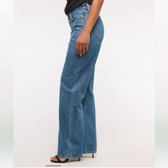 High Rise Loose Jeans - Picture 3 of 6